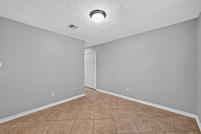 Building Photo - 19610 San Gabriel Dr