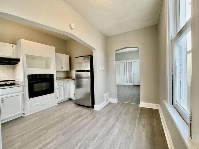 Building Photo - 609 McKinney Ave