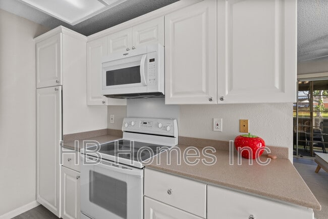 Building Photo - 94-1348 Kulewa Loop Unit 7U - 1