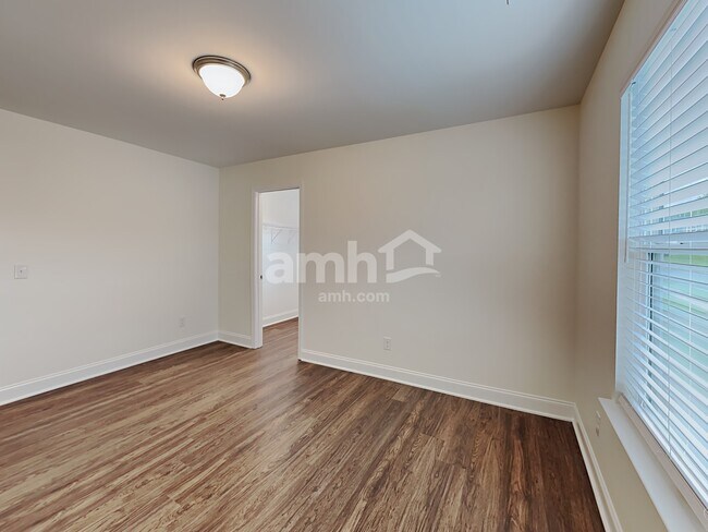 Building Photo - 3002 Lucky Ln