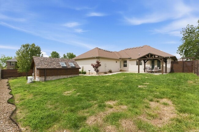 Building Photo - 3 Bedroom | 2 Bathroom | 2 Car Garage| Ozark MO | Fireplace | Separate Green House/Office | Fence...