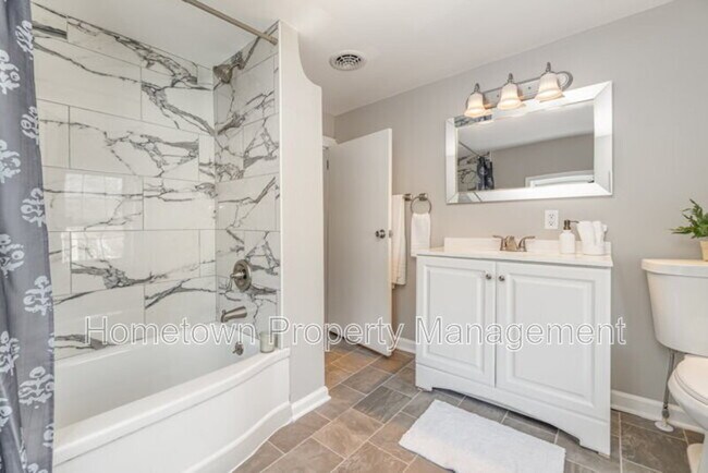 Building Photo - 28 W Main St