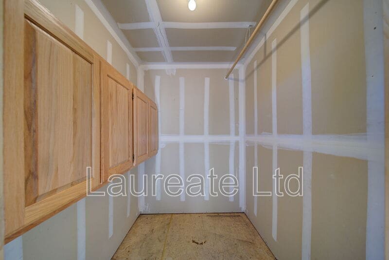 Building Photo - 23597 Genesee Village Rd