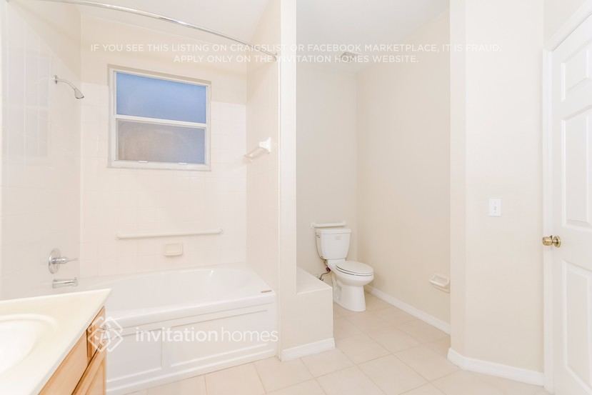 Building Photo - 1934 Magical Ln