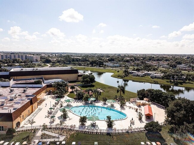 Building Photo - 1415 Langley Dr