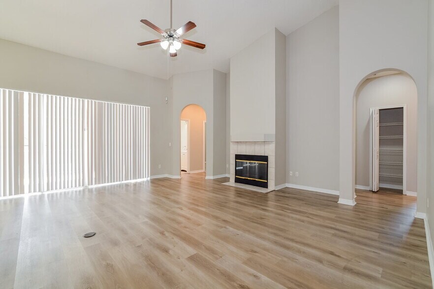 Building Photo - 14834 Oldham Dr
