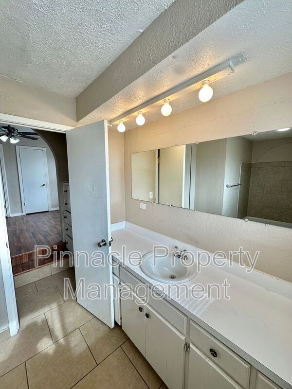 Building Photo - 2701 Raney St