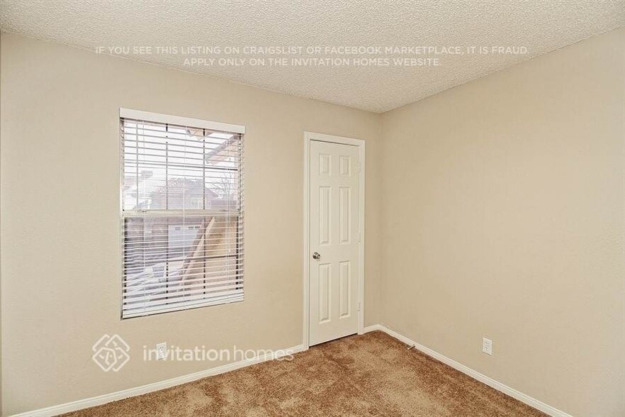 Building Photo - 3301 Hyannis Cir