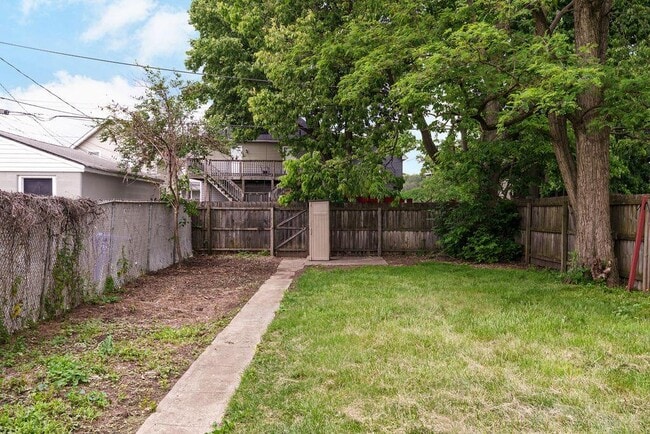Building Photo - 348 E Morrill Ave