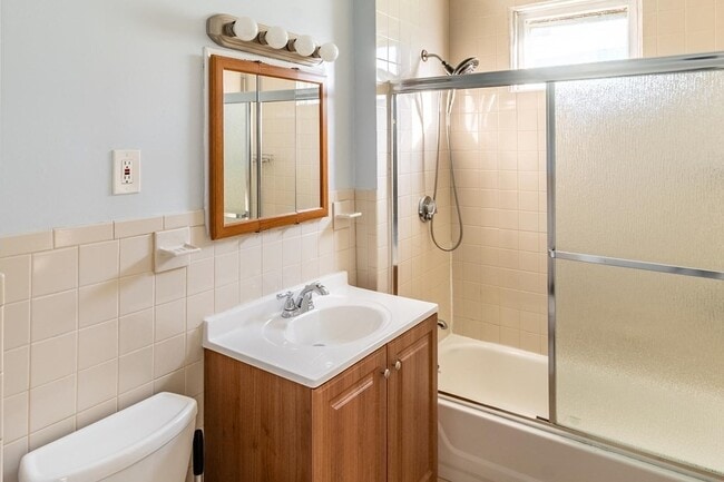 Building Photo - 15 Groom St