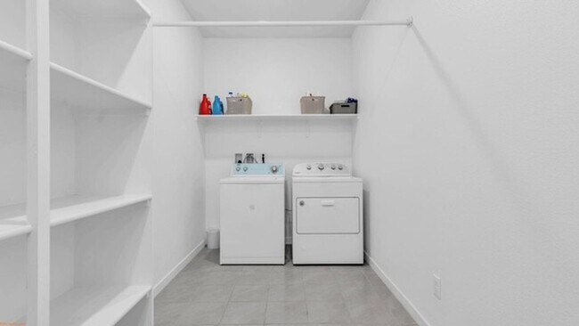 Building Photo - AVAILABLE NOW!! 3 Bedroom 2 Bathroom UNFURNISED Home with Solar Panels in Skyborne in Desert Hot ...