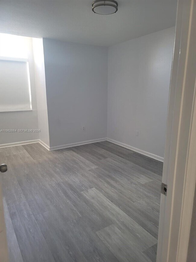 Building Photo - 14765 SW 132nd Pl