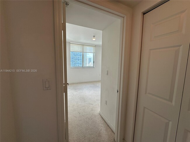 Building Photo - 1755 E Hallandale Beach Blvd