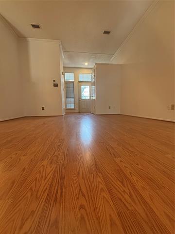 Building Photo - 5210 Manhassett Dr