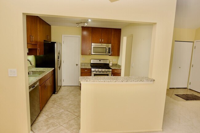Building Photo - 1047 Auburn Ln