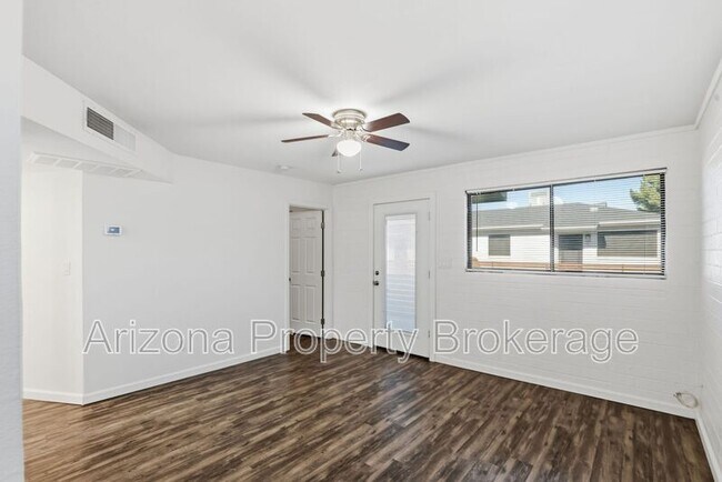 Building Photo - 4150 N 25th St