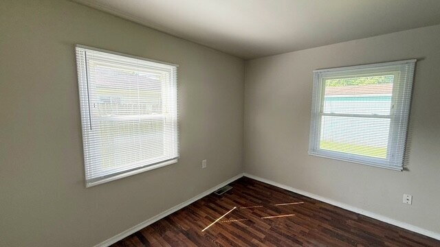 Building Photo - WEST - EAGLEDALE 3 BEDROOM RANCH AVAILABLE NOW!
