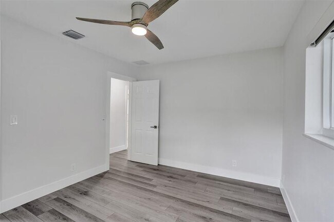 Building Photo - 5361 SW 7th St