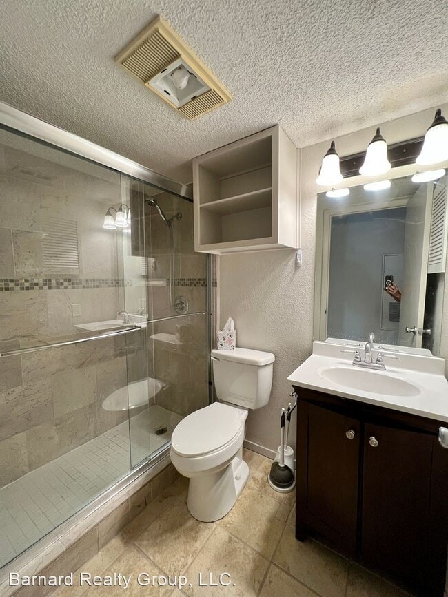 Building Photo - 2 br, 1 bath House - 402 Fredericksburg #1...