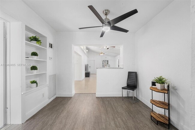 Building Photo - 19 NE 3rd St