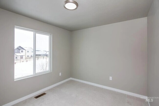 Building Photo - 336 S Calf Crk Ave