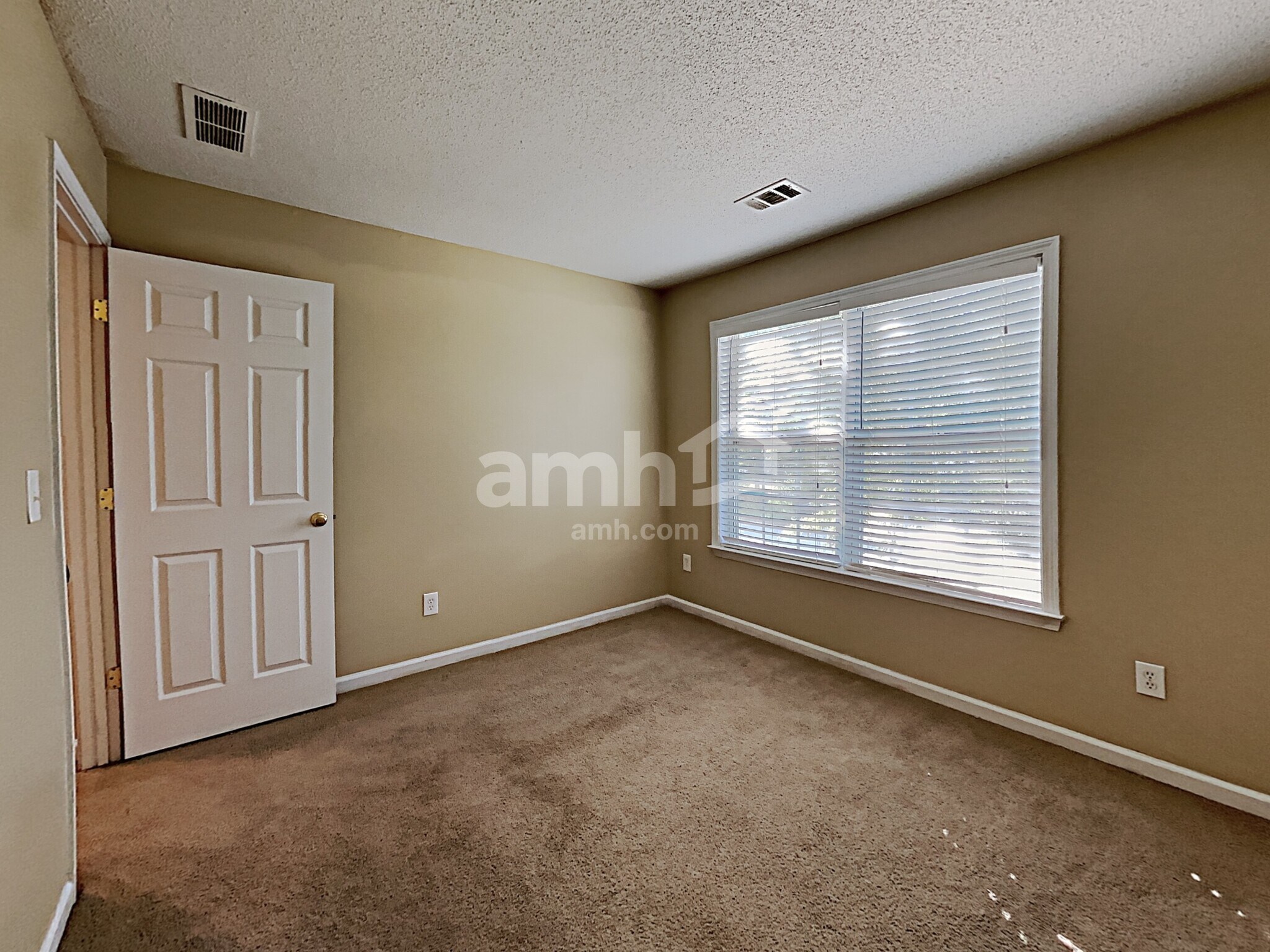 Building Photo - 3472 Chastain Glen Ln NE
