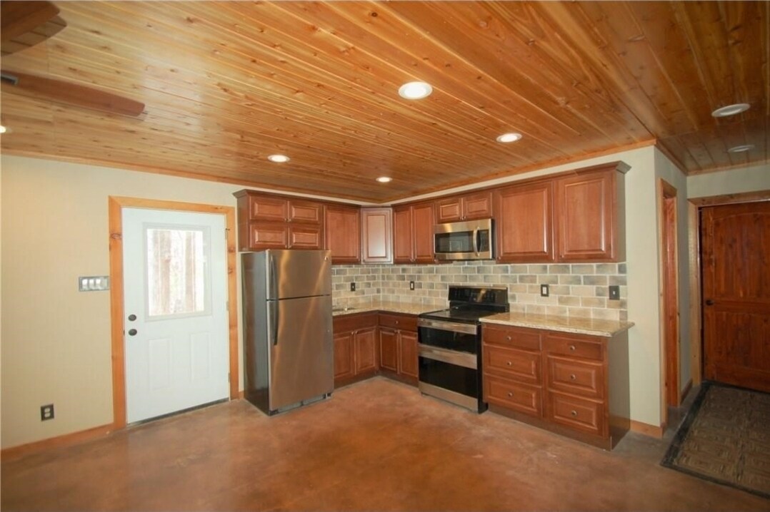 Building Photo - 575 Homesite Rd