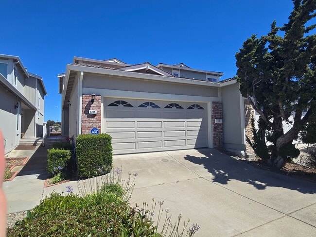 Building Photo - 1315 Shoal Dr