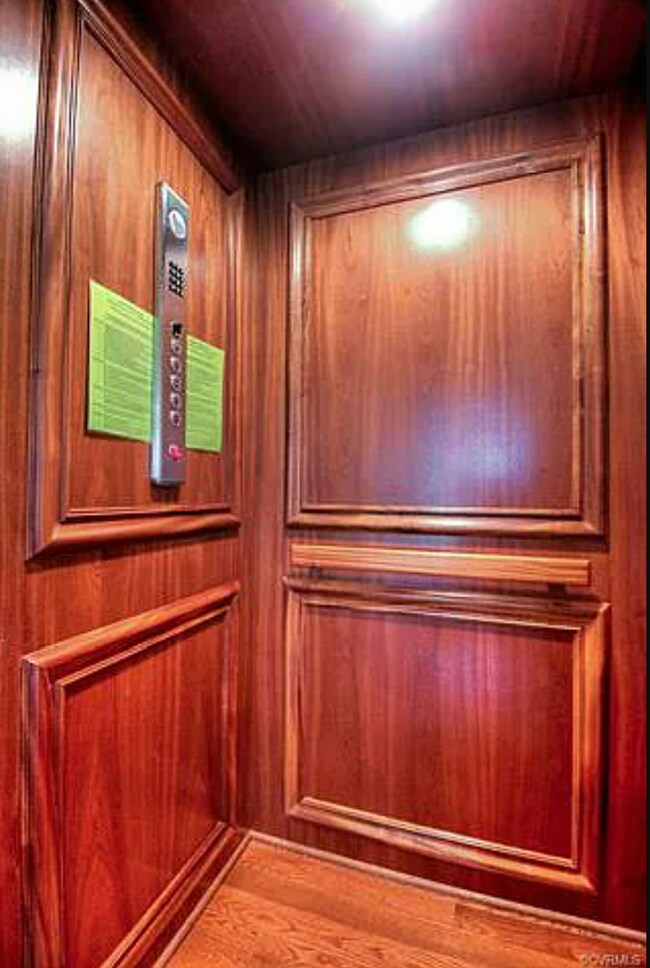 Building Photo - 3910 Village Commons Walk