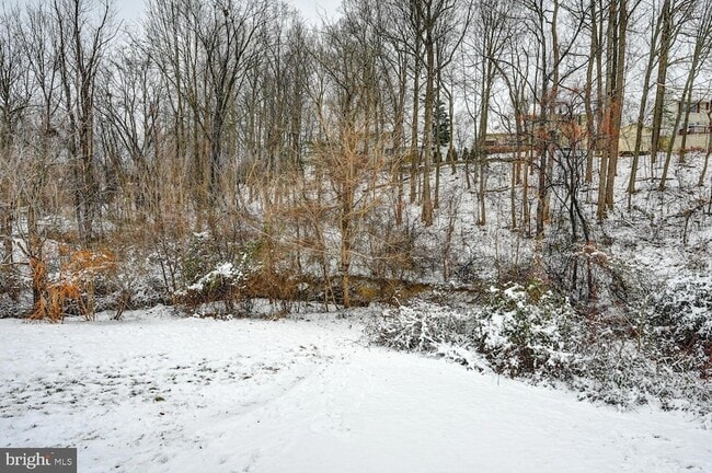 Building Photo - 180 Breezewood Dr