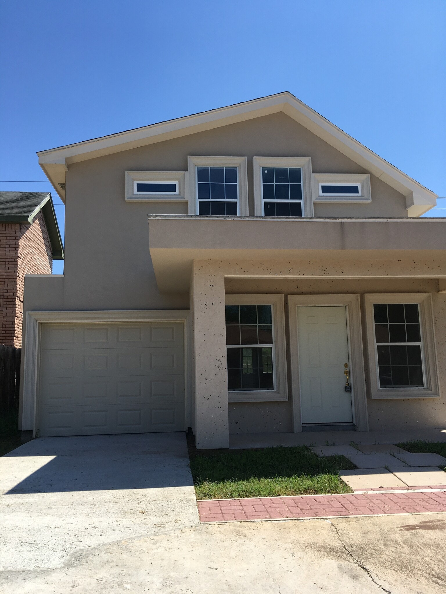 Front close-up - 2809 Melanie Dr