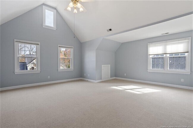 Building Photo - 2021 Shadow Creek Dr