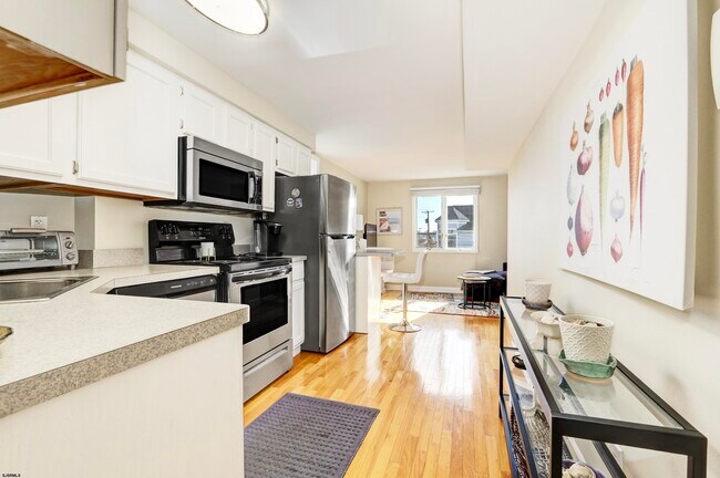 Building Photo - 9801 Ventnor Ave