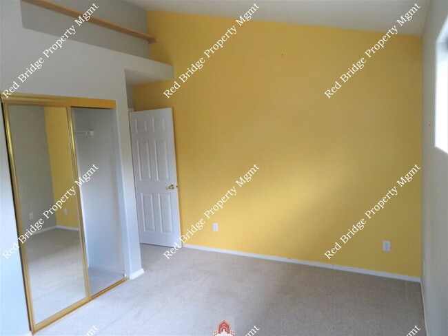 Building Photo - 18385 SW Swanstrom Dr