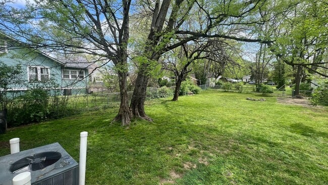 Building Photo - Cute East Nashville Home
