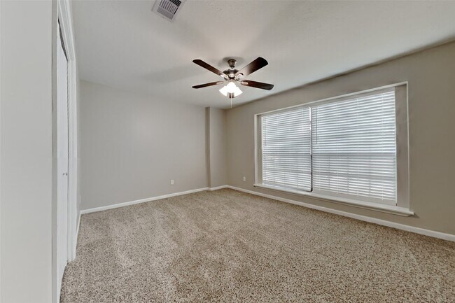 Building Photo - 4715 Brooklawn Dr