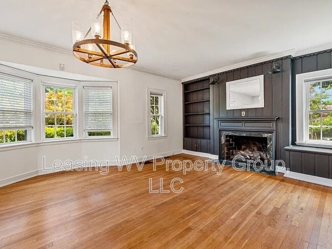 Building Photo - 887 Poplar Rd