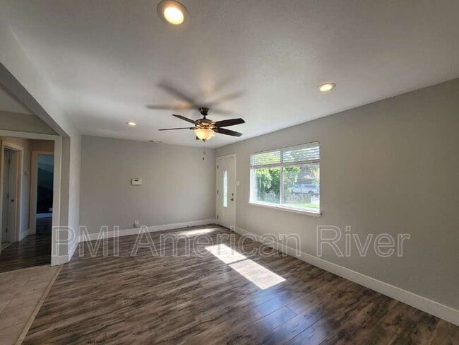 Building Photo - 2621 Cadjew Ave