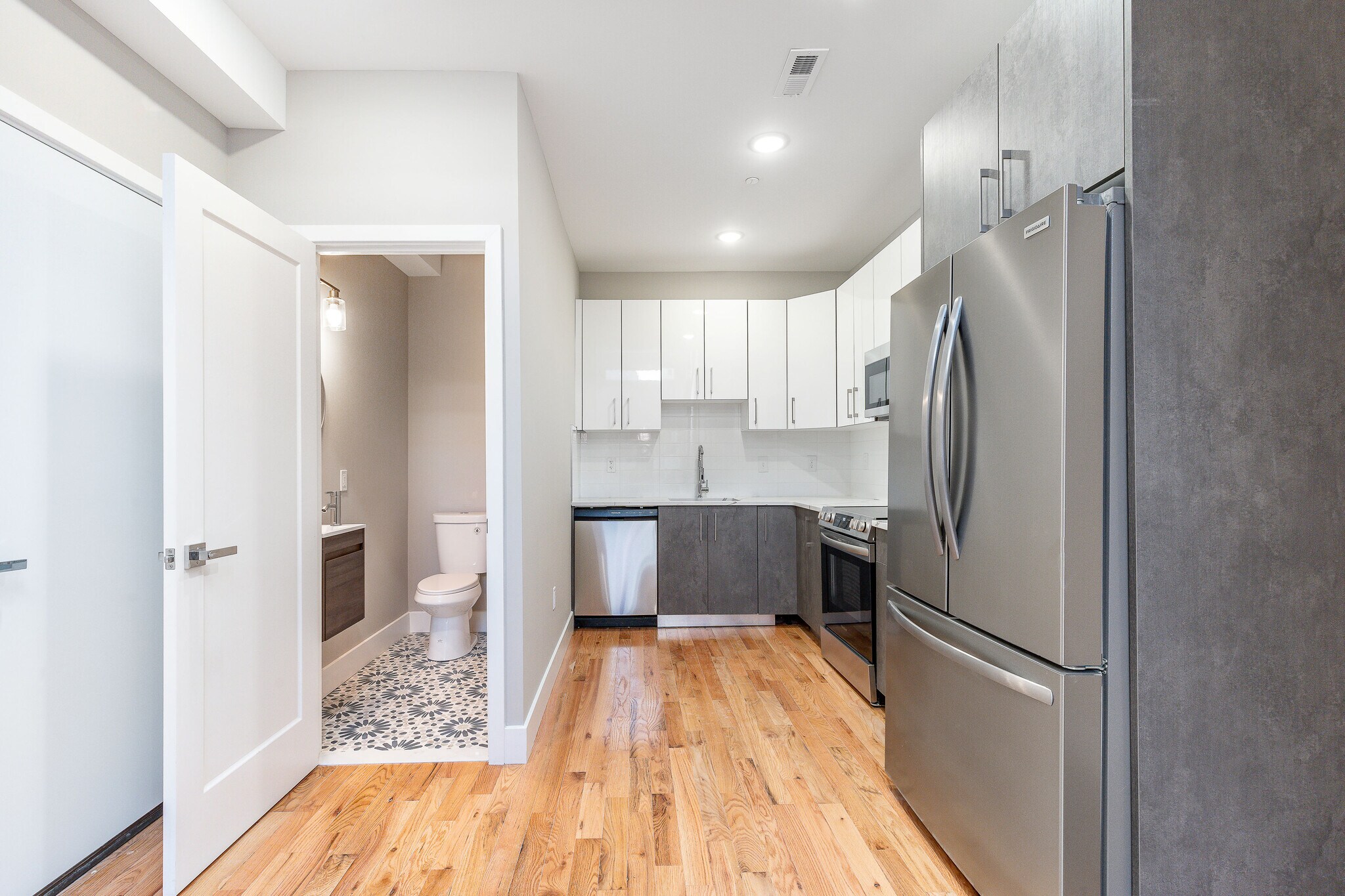 kitchen/1/2 bath - 1331 N 17th St
