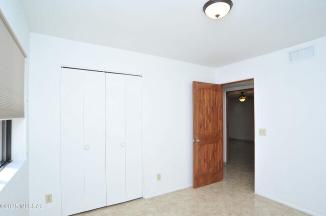 Building Photo - 6515 N Burro Creek Pl