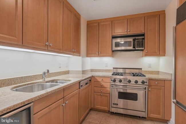 Building Photo - 1111 23rd St NW