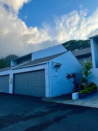 Building Photo - Updated 2-story TH with front yard & back ...
