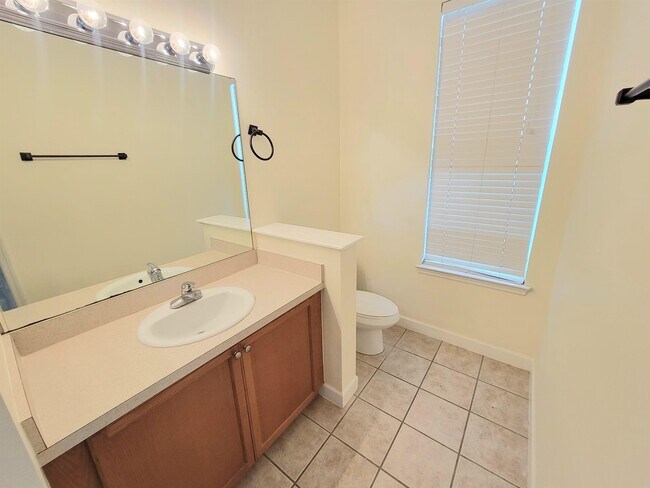 Building Photo - 3304 Calumet Dr