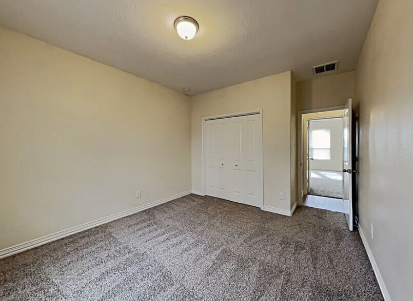 Building Photo - 3322 Orchid Trace Dr
