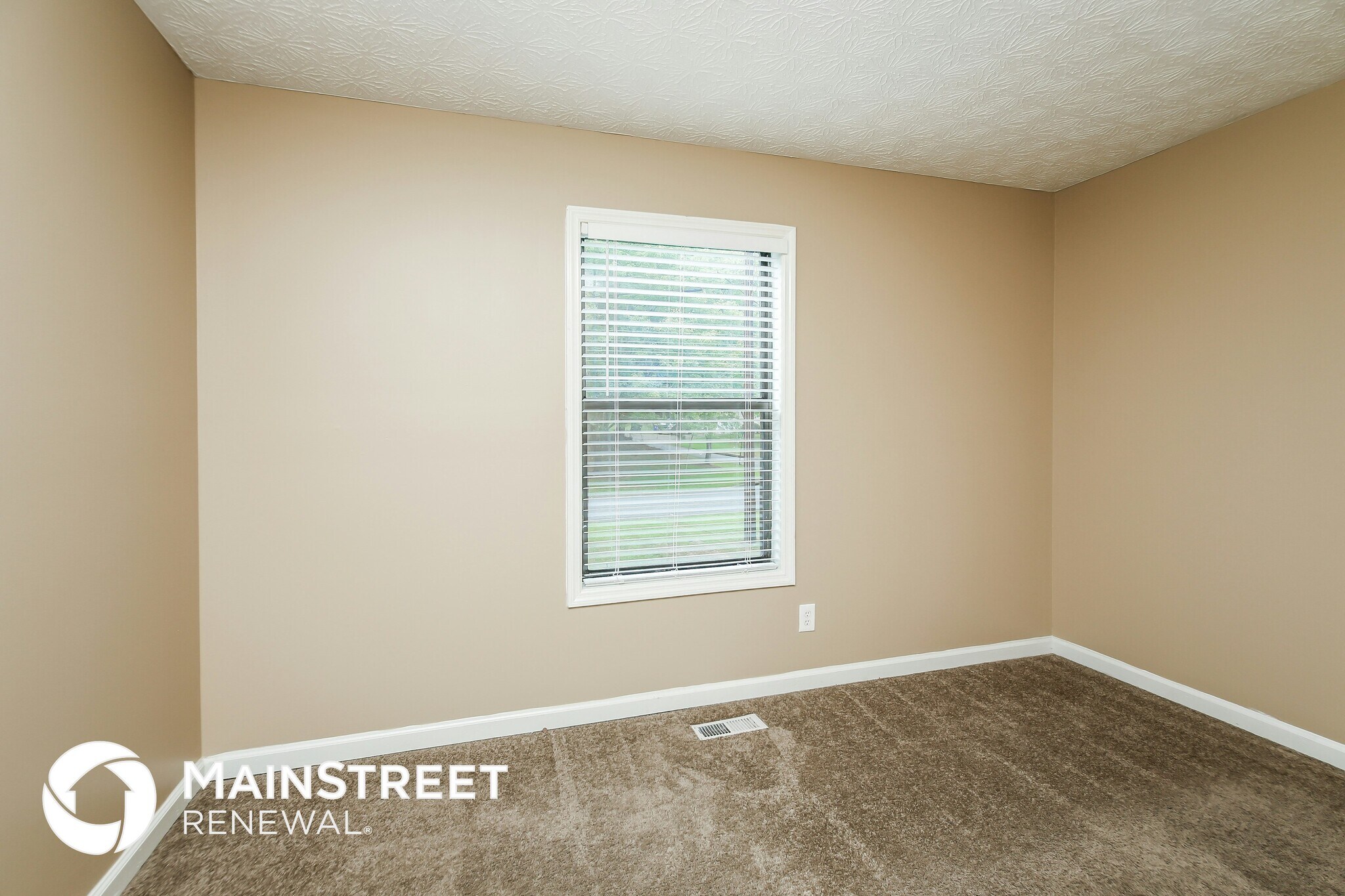 Building Photo - 5561 Deerfield Pl