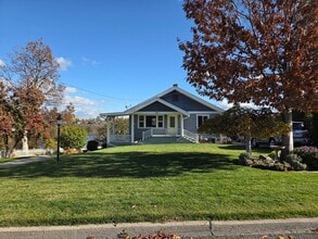 Building Photo - Fully Furnished 1-Bedroom with River Views...