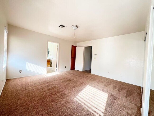 Building Photo - 1241 Pacific Terrace Dr