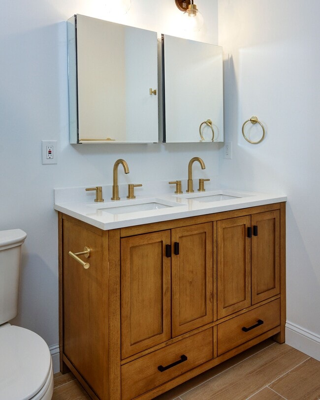 Building Photo - 13 Wilkins Ave