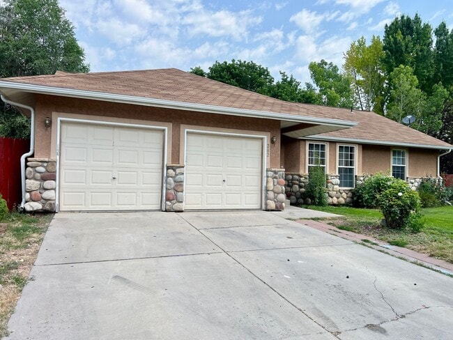 Building Photo - Single Family Home in Silt for Rent