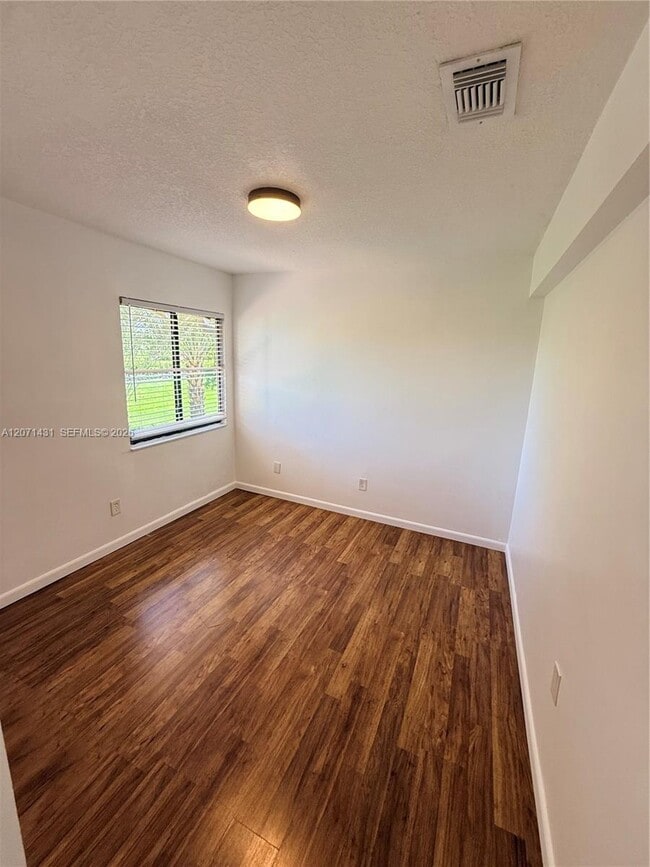 Building Photo - 9645 SW 148th Pl